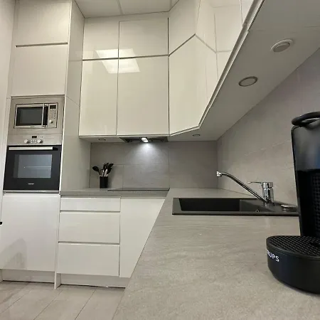 Jerozolimskie Airport And Train 319 Apartamento
