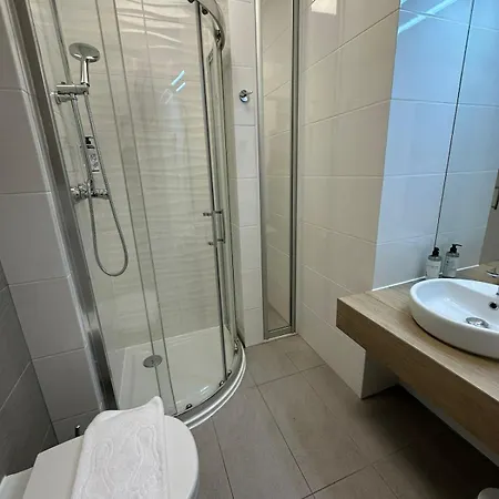 Jerozolimskie Airport And Train 319 Apartamento *
